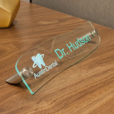 Acrylic Name Plates For Offices Printed In Full Color Napnameplates Com