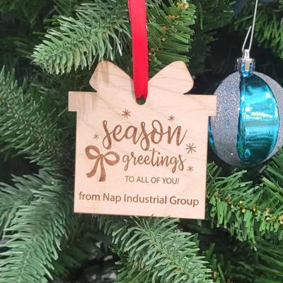 3" x 3-1/8" Present Ornament - Engraved Alderwood